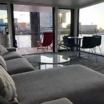 Wunderschoenes Hausboot Im Medienhafen