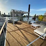 Wunderschoenes Hausboot Im Medienhafen